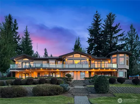 17209 SE Cougar Mountain Dr, Bellevue, WA 98006