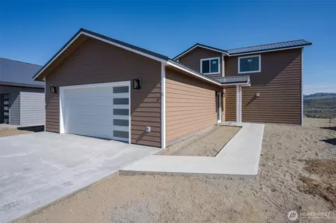 660 Dewberry Ave E #6, Omak, WA 98841
