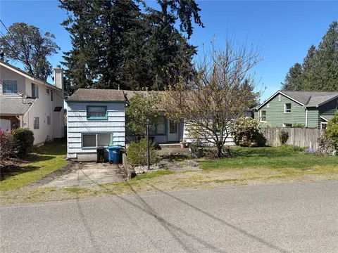 13739 39th Ave NE, Seattle, WA 98125