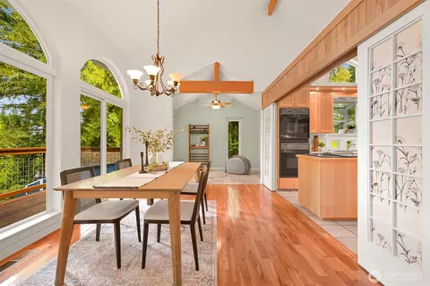 66 Grand View Ln, Bellingham, WA 98229