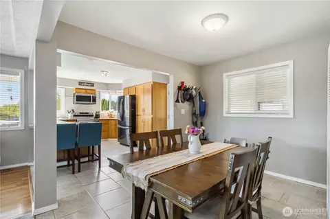 Dining - 106 Dixie Ln, Longview, WA 98632 photo 1 of 1