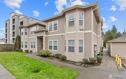 10025 9th Ave W #B202, Everett, WA 98204