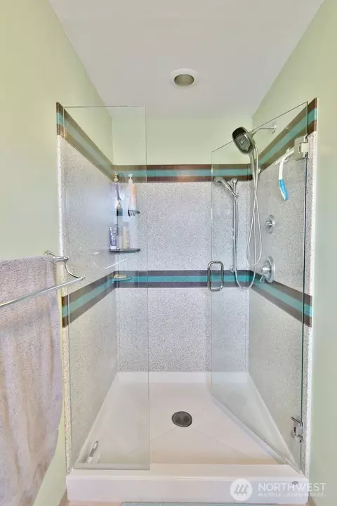 Bath - 101 Bay View St, Sequim, WA 98382 photo 2 of 3