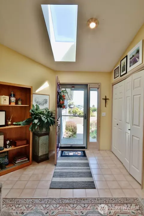 Entry Way - 101 Bay View St, Sequim, WA 98382 photo 1 of 2