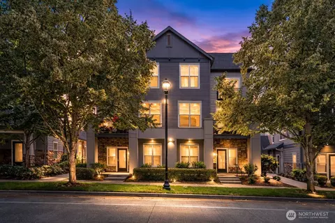 10757 NE Red Wing Way #201, Hillsboro, OR 97006