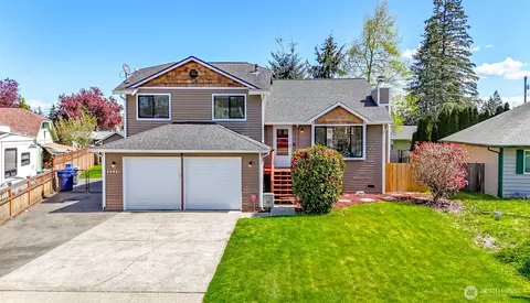 20821 4th Ave W, Lynnwood, WA 98036