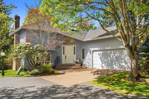 605 Elm Pl, Edmonds, WA 98020