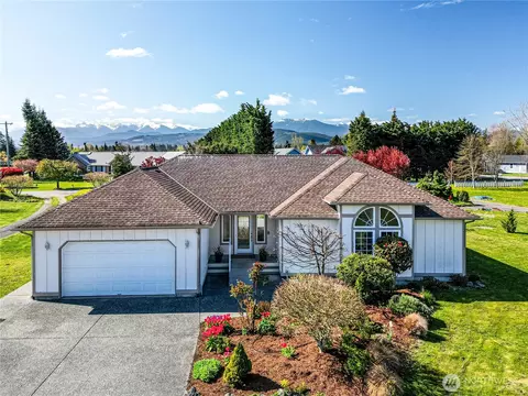 10 Donaper Rd, Sequim, WA 98382