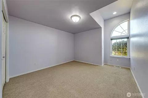 Bedroom - 10 Donaper Rd, Sequim, WA 98382 photo 4 of 5