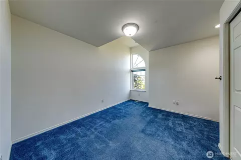Bedroom - 10 Donaper Rd, Sequim, WA 98382 photo 3 of 5