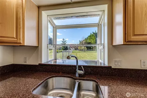 Kitchen - 10 Donaper Rd, Sequim, WA 98382 photo 5 of 5