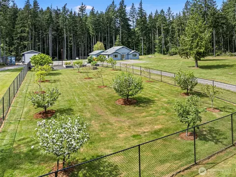 1002 NW Thompson Rd, Poulsbo, WA 98370