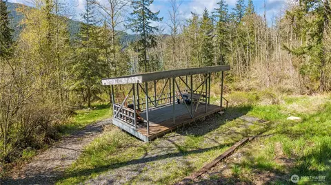 11019 524th St E, Eatonville, WA 98328