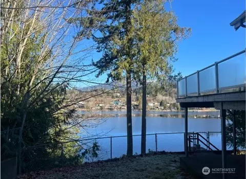 18785 W Big Lake Blvd, Mount Vernon, WA 98274