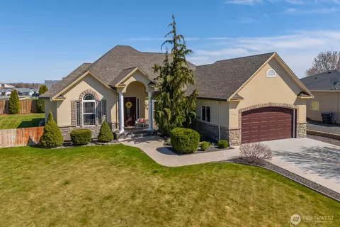 329 N Crestview Dr, Moses Lake, WA 98837