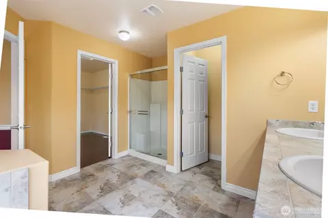 Bath - 17715 17th Ave E, Spanaway, WA 98387 photo 3 of 4
