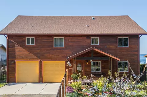 570 E Bluff Dr, Port Angeles, WA 98362