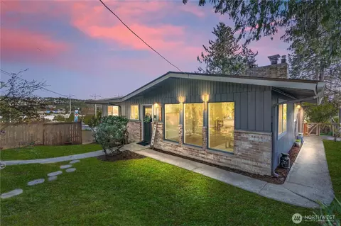 211 SW Langston Rd, Renton, WA 98057