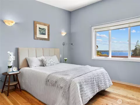 Bedroom - 71 E Mountain Dr, Grapeview, WA 98546 photo 3 of 6