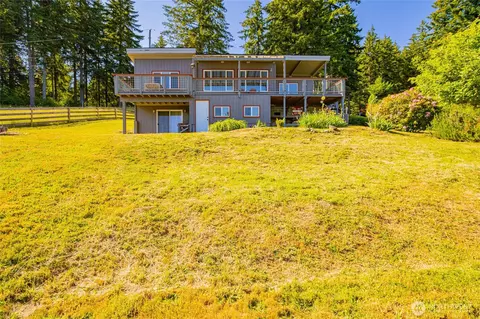 Exterior - 71 E Mountain Dr, Grapeview, WA 98546 photo 5 of 5