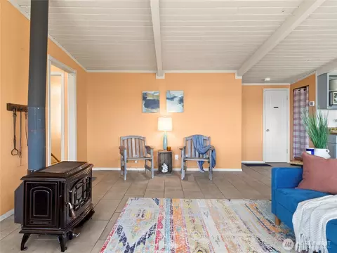 Living - 71 E Mountain Dr, Grapeview, WA 98546 photo 6 of 6