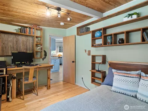 Bedroom - 71 E Mountain Dr, Grapeview, WA 98546 photo 6 of 6