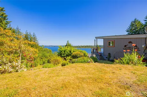 Exterior - 71 E Mountain Dr, Grapeview, WA 98546 photo 3 of 5