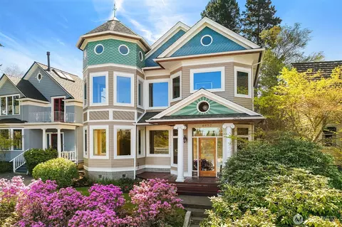 6652 E Green Lake Way N, Seattle, WA 98103