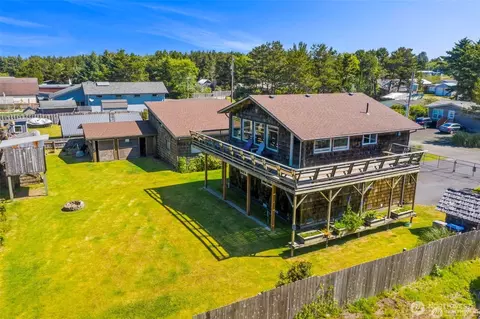 1333 Oceano Dr, Grayland, WA 98547