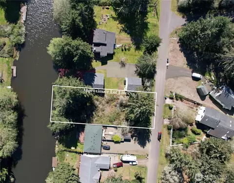 552 Makah Ave SE, Ocean Shores, WA 98569