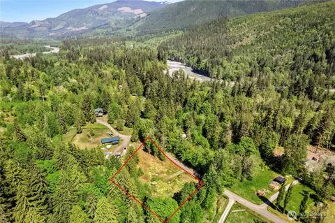 9269 Cornell Creek Rd, Deming, WA 98244