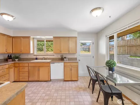 4913 W View Dr, Everett, WA 98203 photo 10