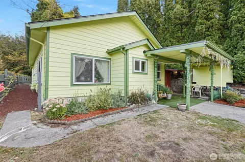 3638 D St, Bremerton, WA 98312