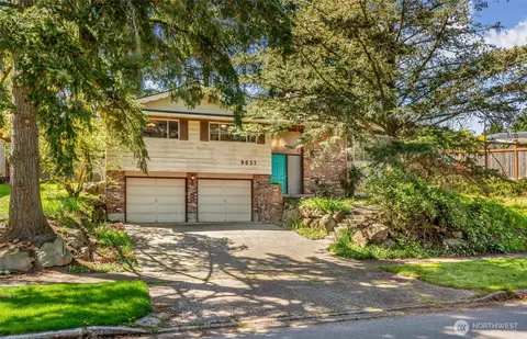 9637 42nd Ave NE, Seattle, WA 98115