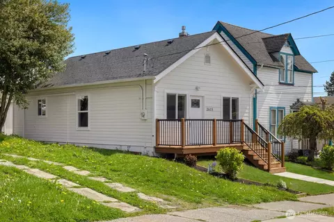 Exterior - 2615 Harrison Ave, Everett, WA 98201 photo 2 of 4