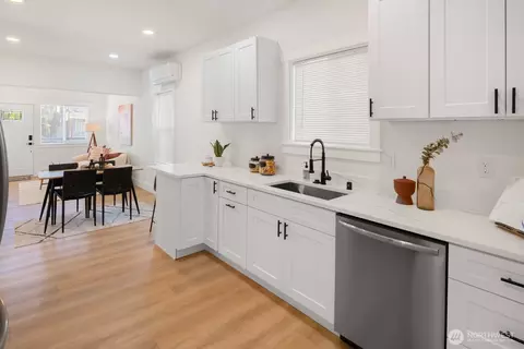 Kitchen - 2615 Harrison Ave, Everett, WA 98201 photo 1 of 4