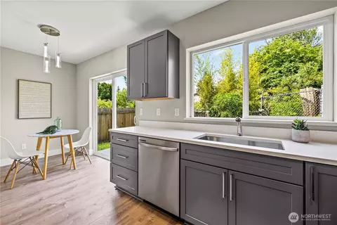 13055 2nd Ave S #B, Burien, WA 98168