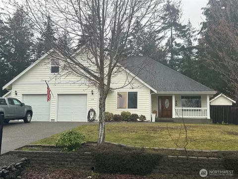 510 E Soderberg Rd, Allyn, WA 98524