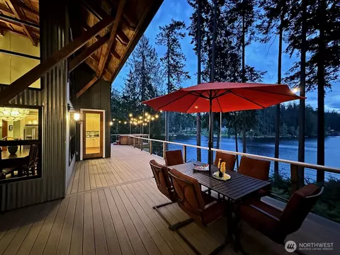 5177 Lakeside Dr, Langley, WA 98260
