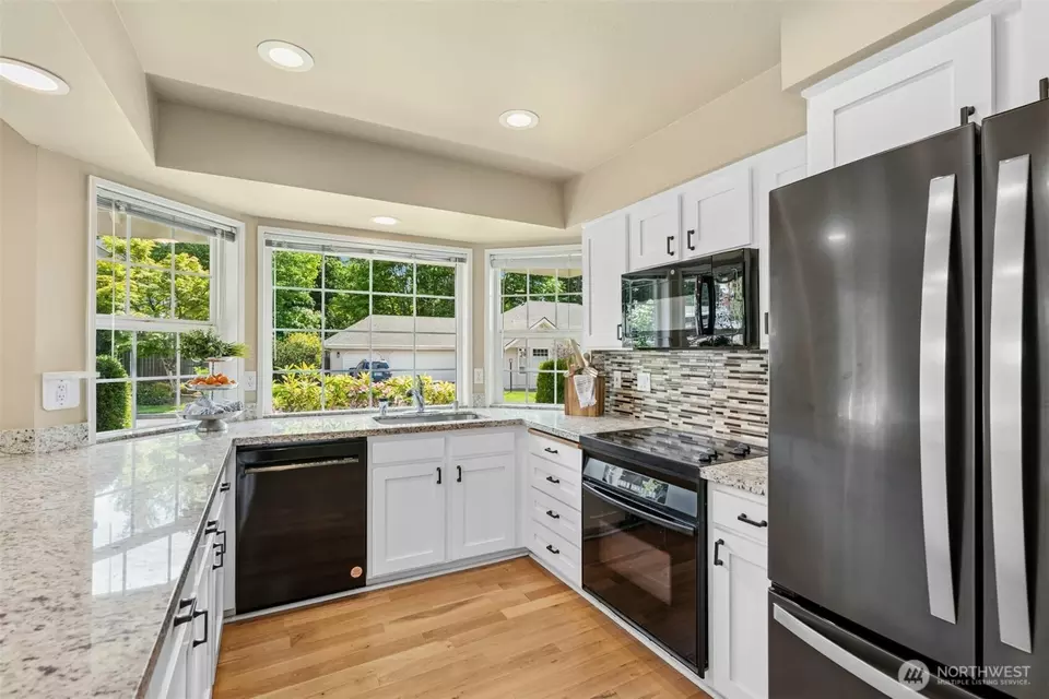 Kitchen - 10116 SE 188th St, Renton, WA 98055 photo 3 of 4