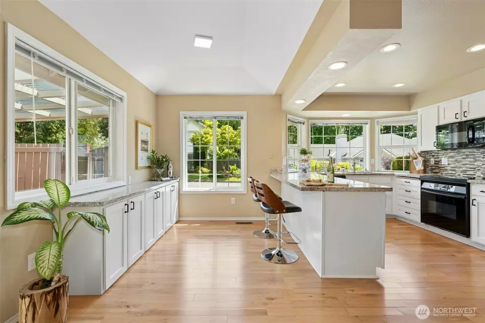 Kitchen - 10116 SE 188th St, Renton, WA 98055 photo 2 of 4