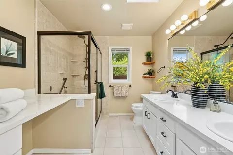 Bath - 10116 SE 188th St, Renton, WA 98055 photo 1 of 3