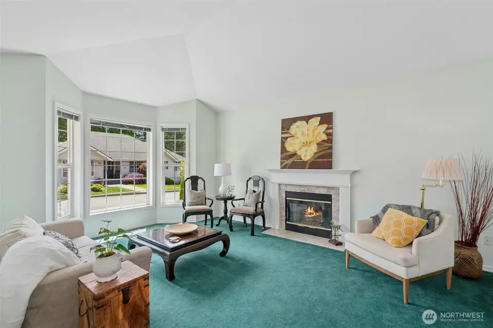 Living - 10116 SE 188th St, Renton, WA 98055 photo 2 of 4