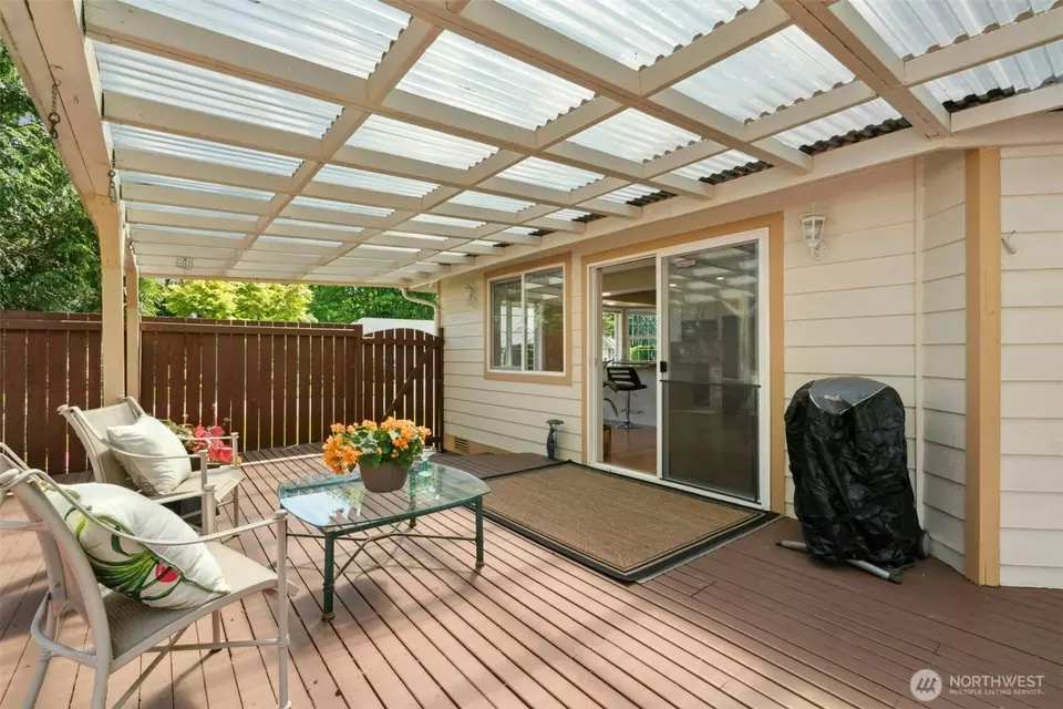 Exterior - 10116 SE 188th St, Renton, WA 98055 photo 5 of 9