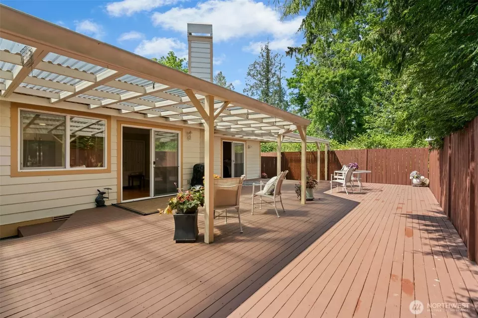 Exterior - 10116 SE 188th St, Renton, WA 98055 photo 6 of 9