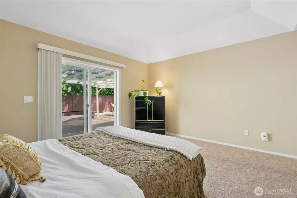 Bedroom - 10116 SE 188th St, Renton, WA 98055 photo 2 of 5