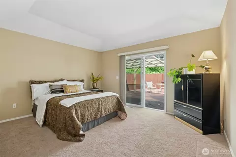 Bedroom - 10116 SE 188th St, Renton, WA 98055 photo 1 of 5