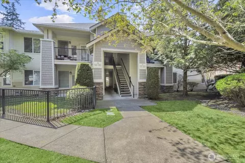 15026 40th Ave W #10-201, Lynnwood, WA 98087