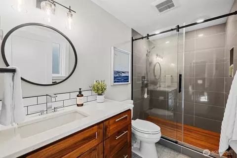 Bath - 106 234th Pl SE, Bothell, WA 98021 photo 1 of 3