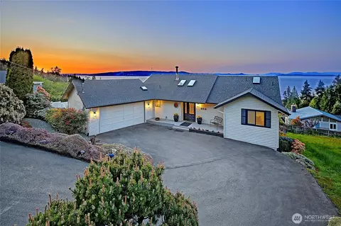 39 Conley Dr, Camano Island, WA 98282